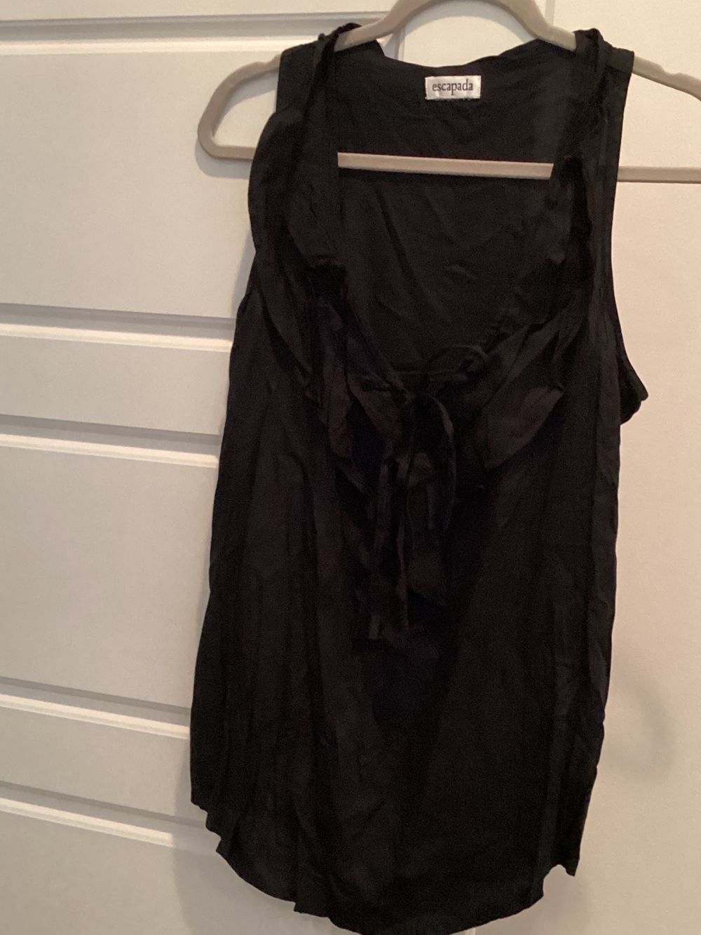 escapada Black Ruffle Tie-Front Sleeveless blouse